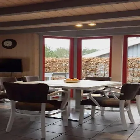 Holiday home Mirow In *
